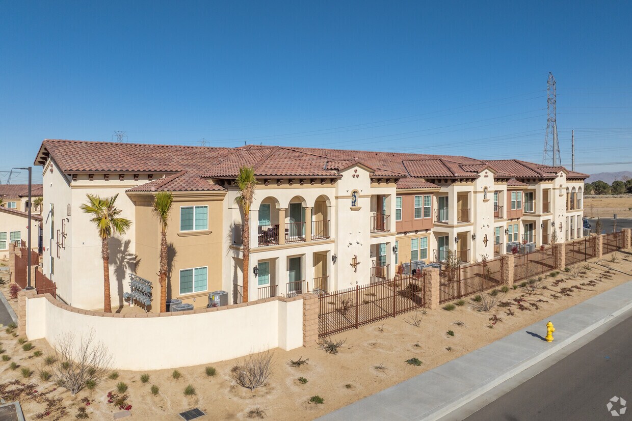 13590 Calle Avenal - Eagle Villas