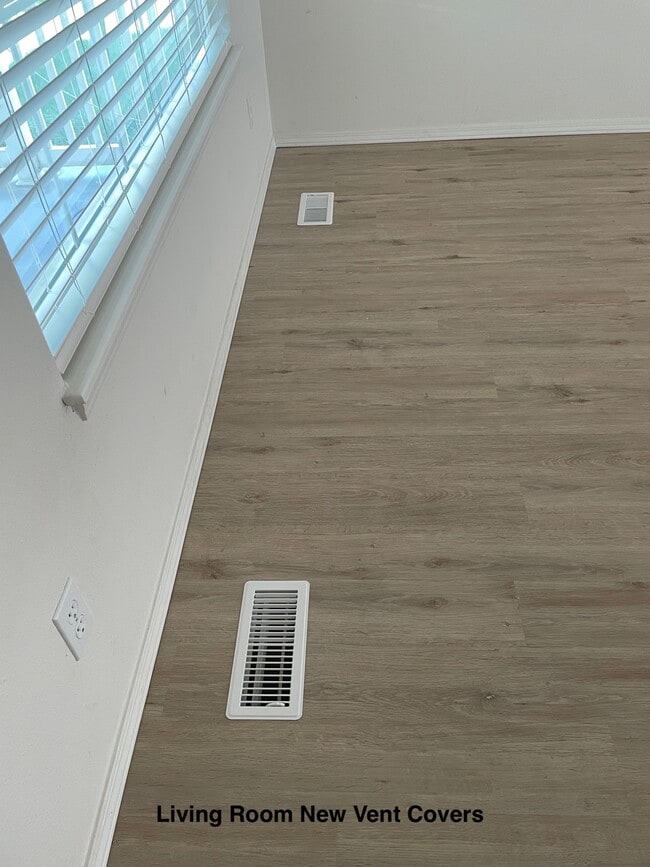 Building Photo - 4516 S Santa Cruz Way