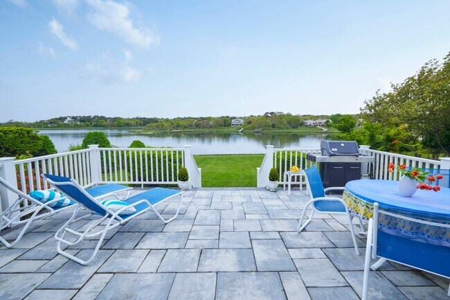 Foto del edificio - 53 Far Pond Rd