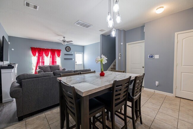 Foto del edificio - 10814 Spring Brook Pass Dr