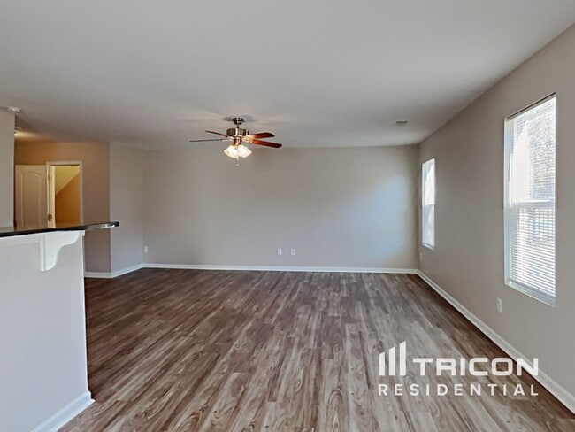 Building Photo - 1912 Carpenter Cabin Dr