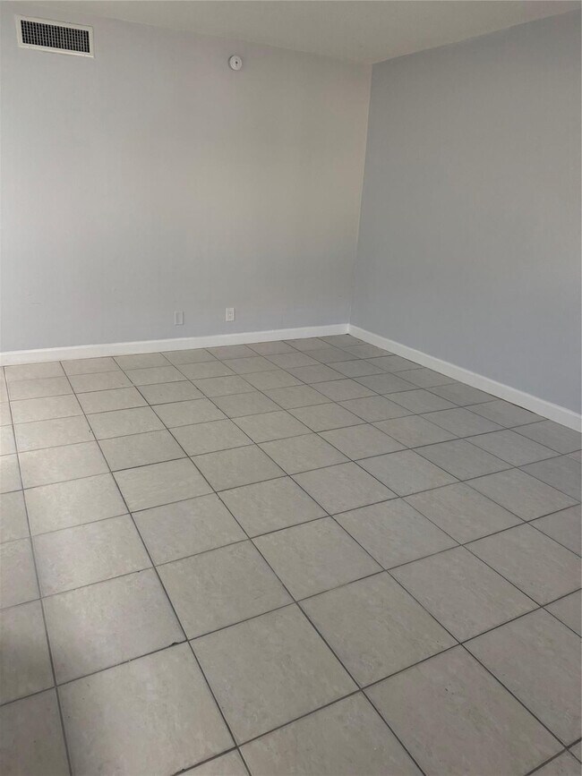 Foto del edificio - 3050 NE 5th Terrace