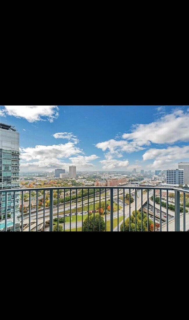 Building Photo - 400 W Peachtree St NW