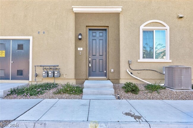 Building Photo - 25 Barbara Ln