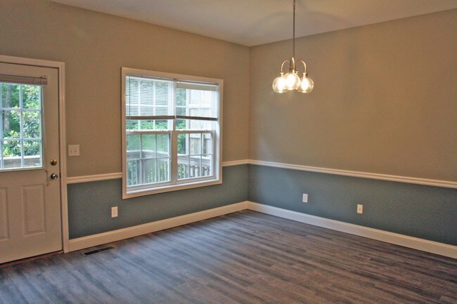 Building Photo - 176 Ridgehaven Trl