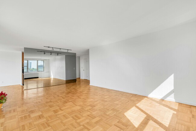 Foto del edificio - 2000 Linwood Ave