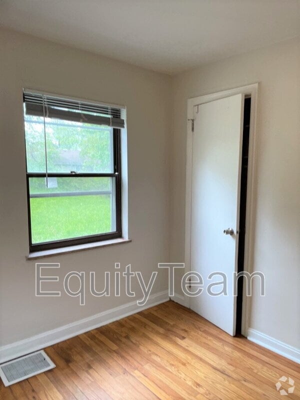Building Photo - 2854 Allview Cir