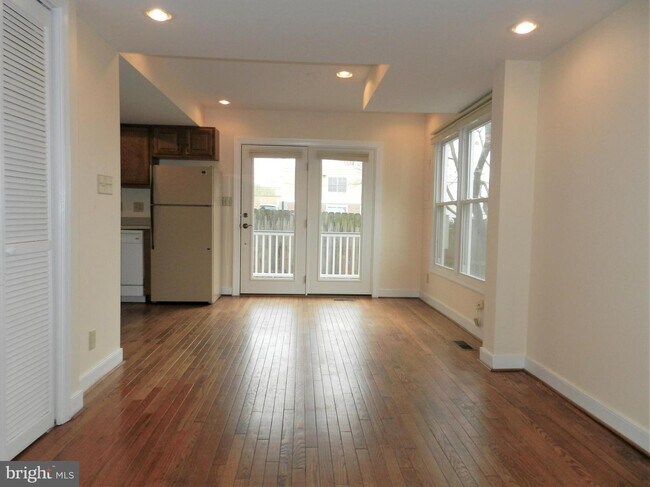 Foto del edificio - 307 Lafayette Blvd