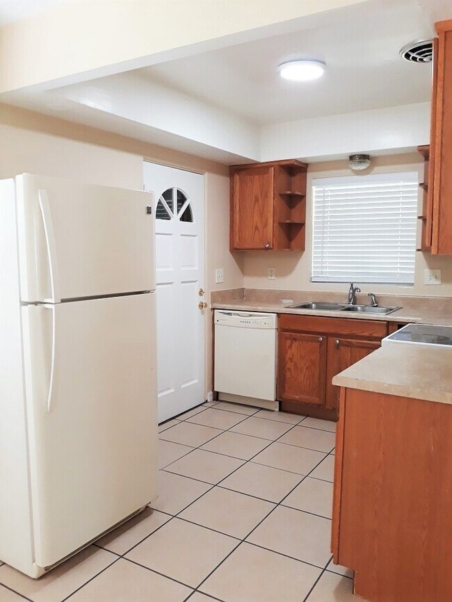 Foto del edificio - 3/1 With Garage In Audubon Park!