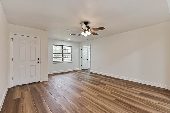 Foto del edificio - 229 Burkett St