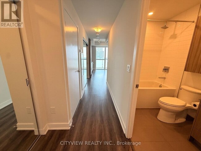 Building Photo - 430 Square One Dr