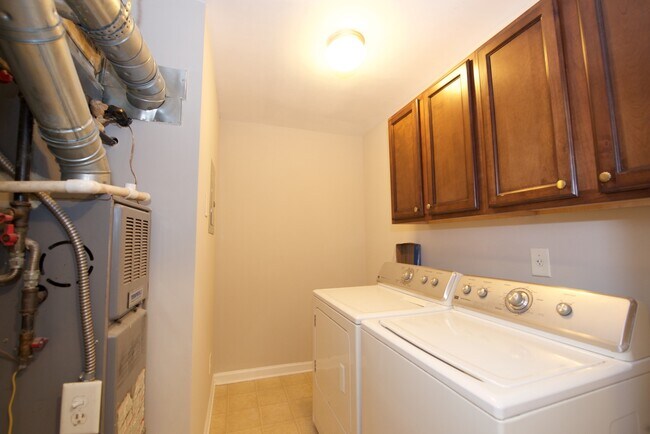 Foto del edificio - 225 Warm Springs Circle