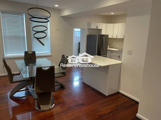 Building Photo - 5002 Queensberry Ave