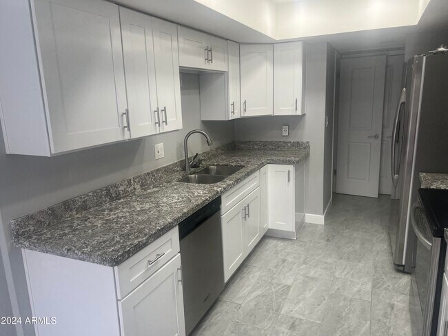 Building Photo - 5264 S Monaco Dr