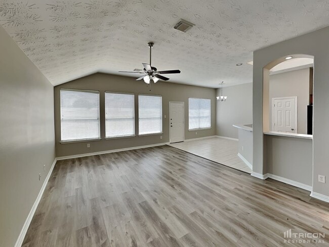Building Photo - 24022 Holleygate Ct