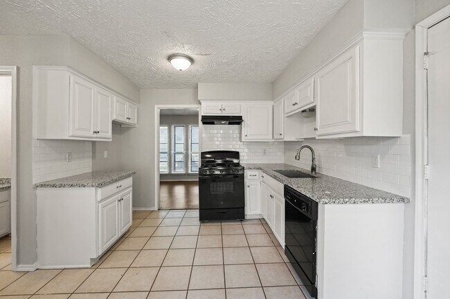 Foto del edificio - 22714 Powell House Ln