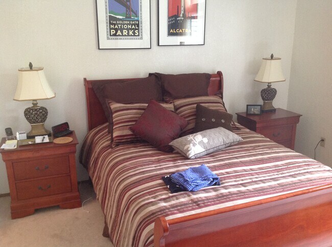 master bedroom - 1675 Parkview Green Cir