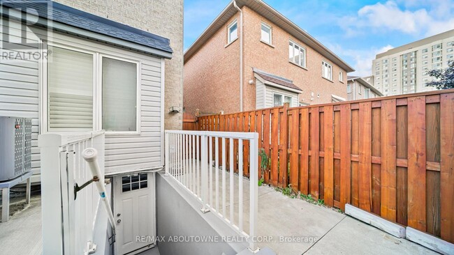 Building Photo - 128 Breton Ave