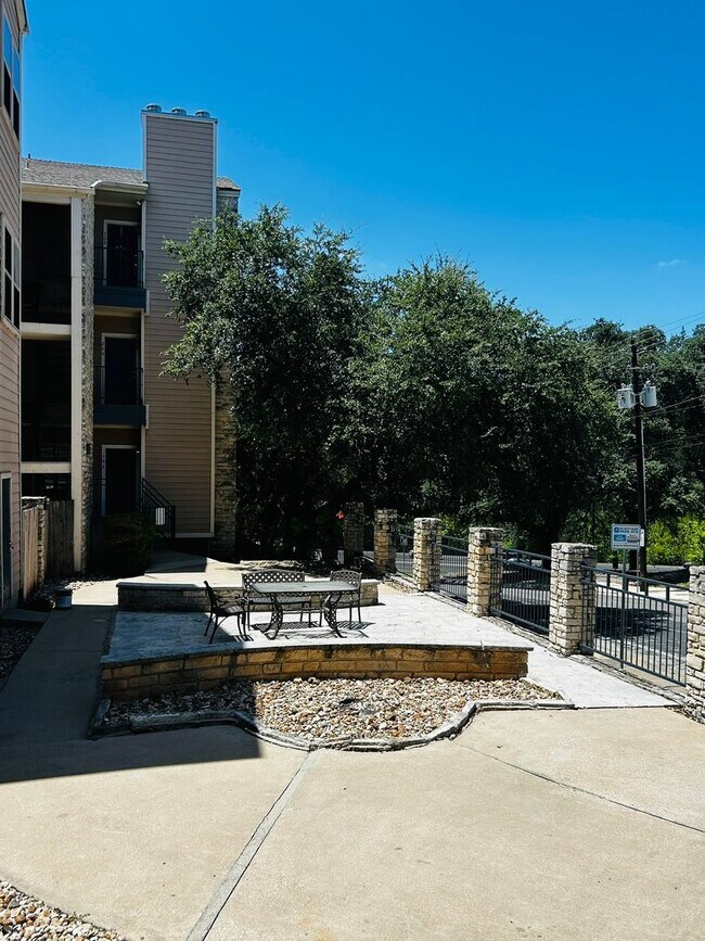 Foto del edificio - 2414 Longview St