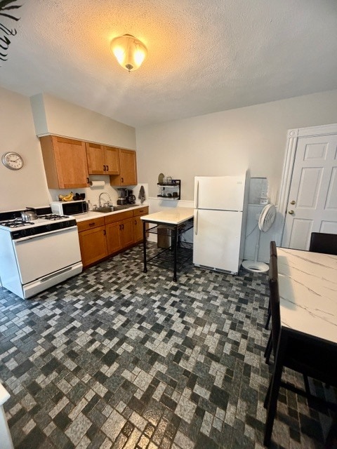 Building Photo - 48 Cook St