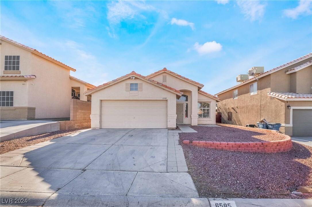 Foto principal - 6585 Bush Clover Ln