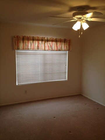 Building Photo - Remodeled 3 Bed 2 Bath Home! Vaulted Ceili...