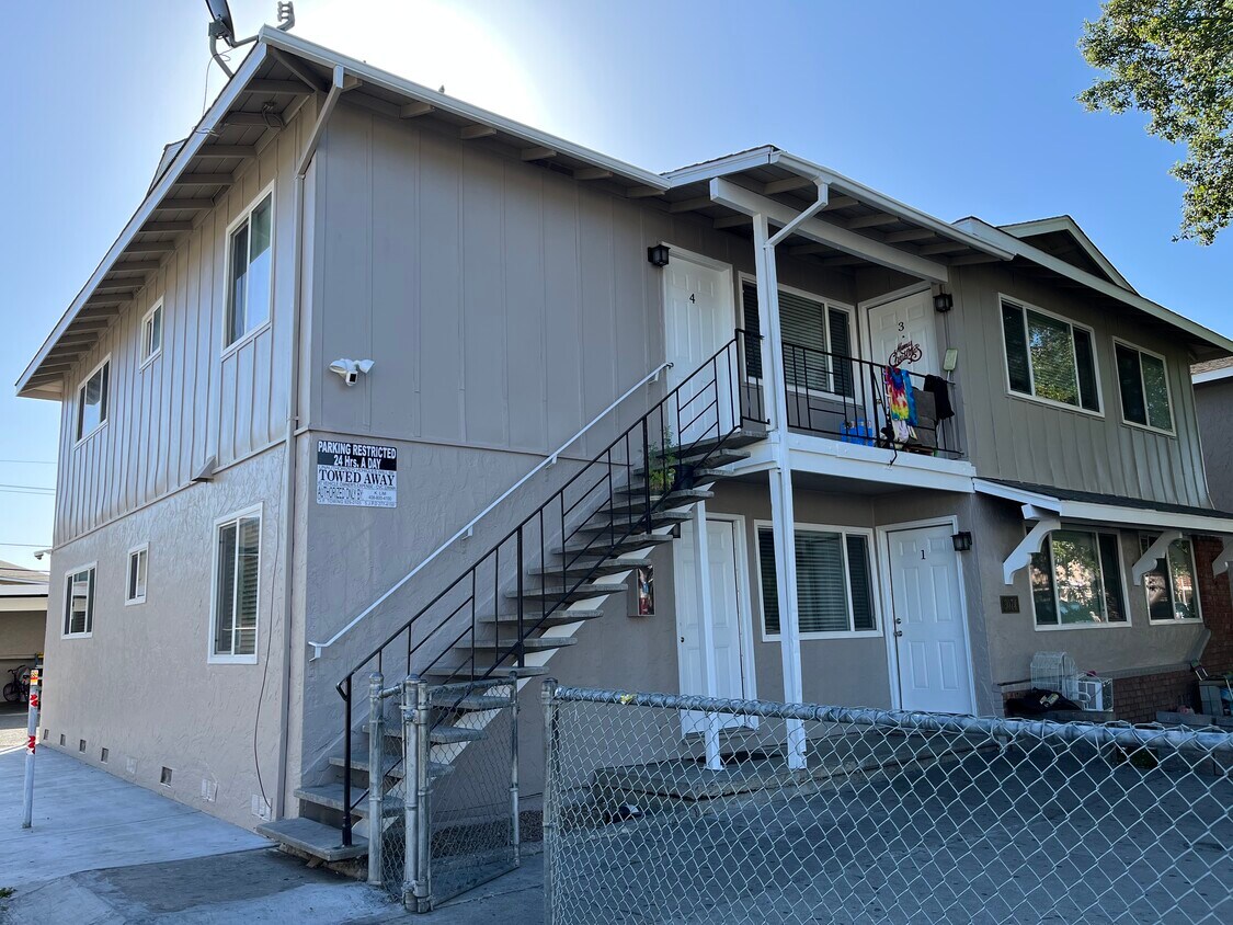 Foto del edificio - 3074 Pearl Ave