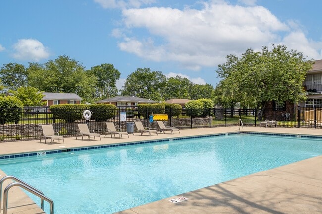 Building Photo - Caballo Crossing