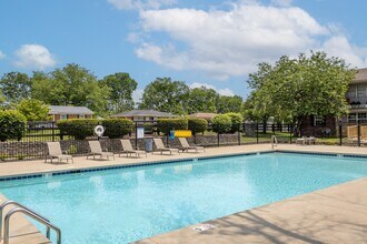 Building Photo - Caballo Crossing