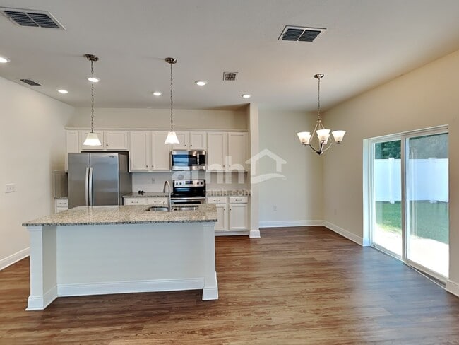 Foto del edificio - 7808 Stumble Journey Ln