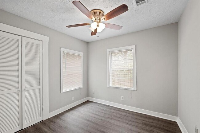 Building Photo - 1506 Sydnor St
