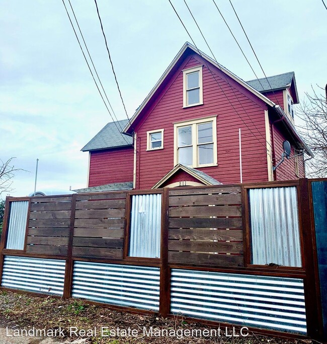 Building Photo - 3 br, 1.5 bath House - 211 Unity