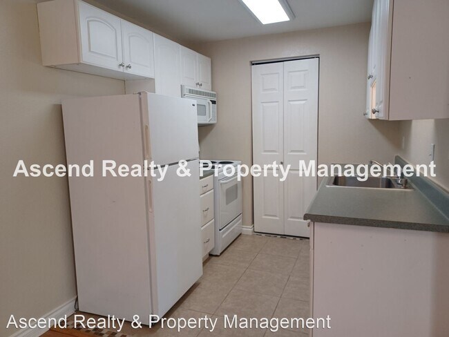 Foto del edificio - 1 br, 1 bath House - 14095 SW Walker Rd #71
