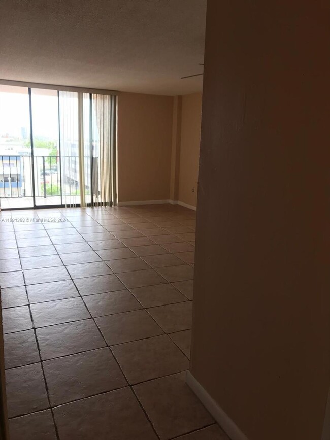 Building Photo - 1 bedroom in North Miami FL 33162