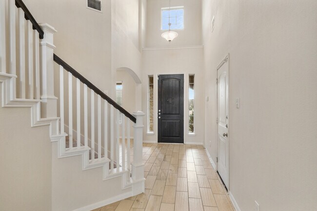 Building Photo - 10003 Open Slope Ct
