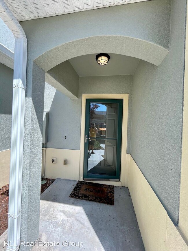 Building Photo - 3 br, 2.5 bath House - 2655 Revolution Str...