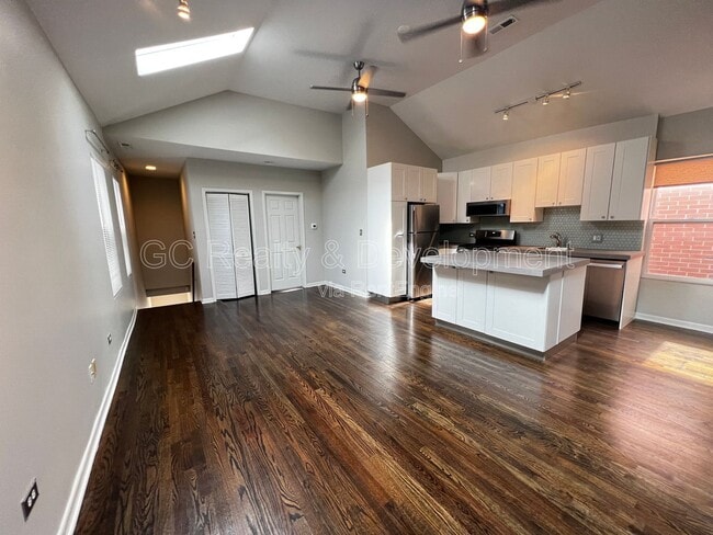 Photo - 819 N May St Apartment