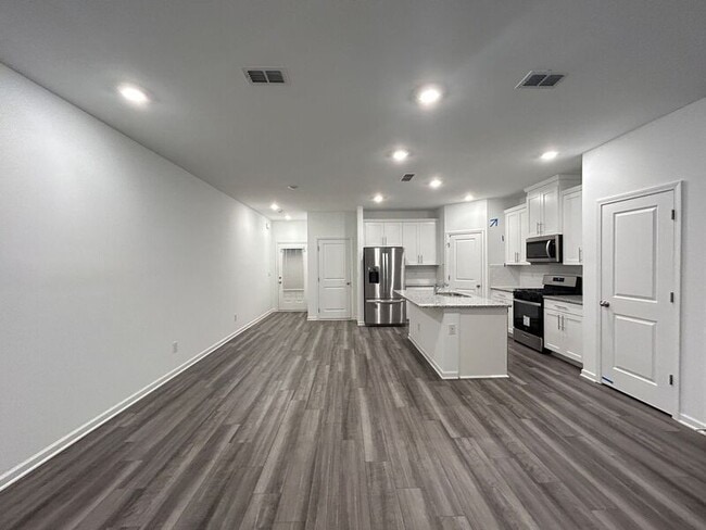 Building Photo - 108 Harpy Dr