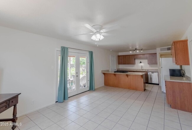 Foto del edificio - 7013 E Loma Land Dr