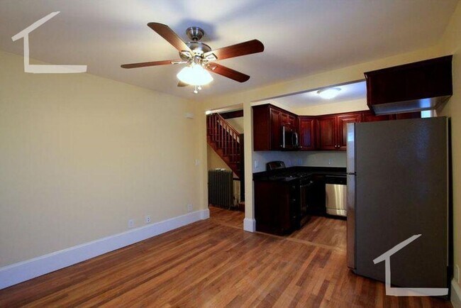 Foto del edificio - Porter Square Closest train = Porter Squar...