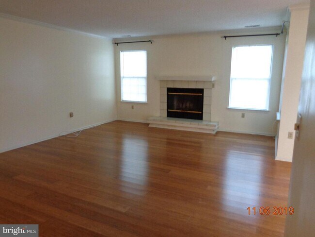 Building Photo - 809 Eagles Chase Dr