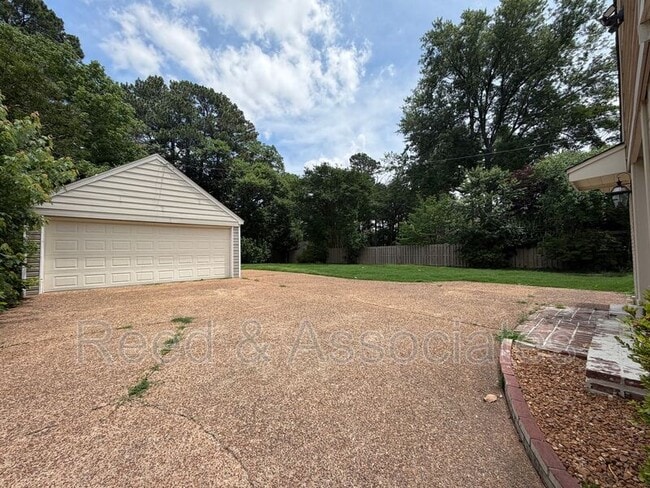 Building Photo - 2520 Moore Rd
