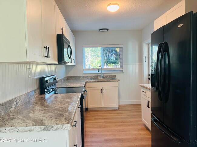 Foto del edificio - 66 Tennessee Ave