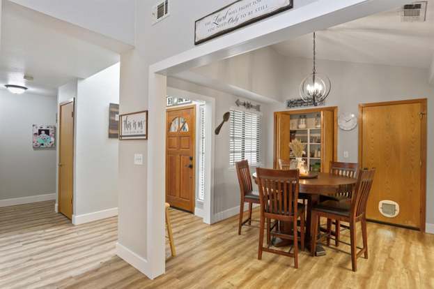 Foto del edificio - 2209 Prins Alexander Cir