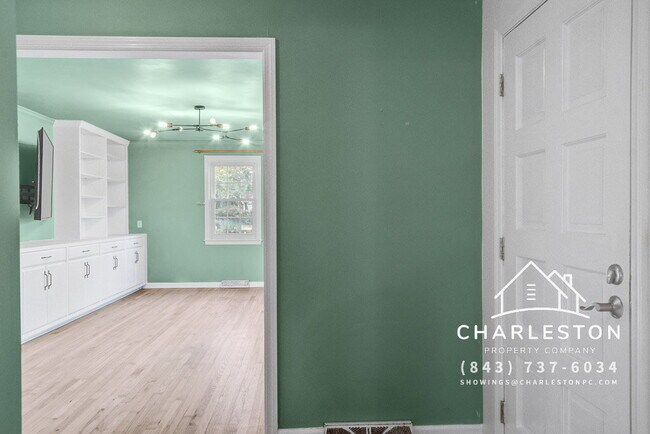 Foto del edificio - 3 Bedroom home available now!