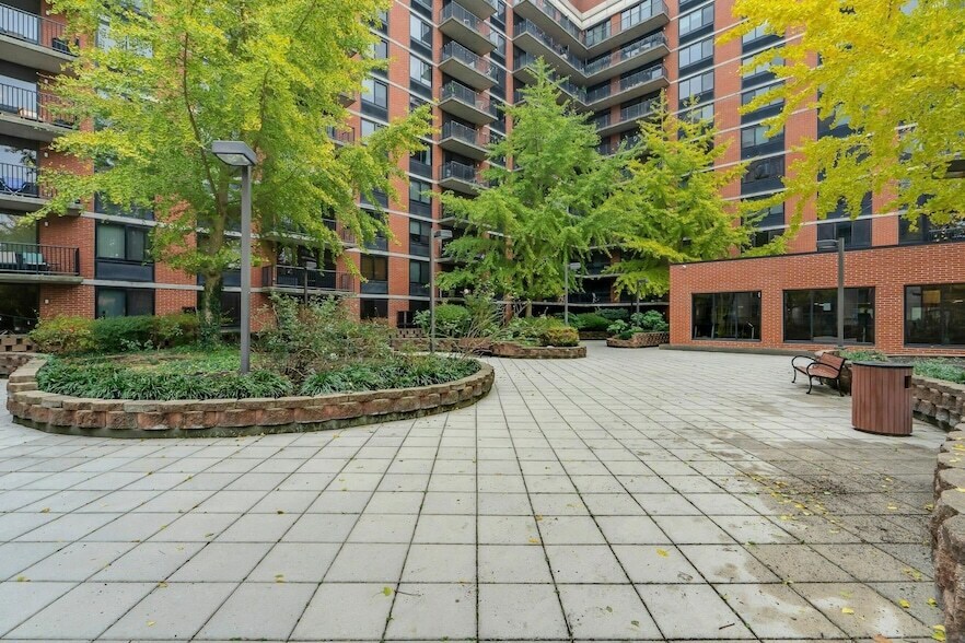 Foto del edificio - 700 Grove St