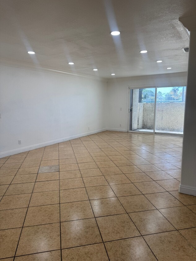 Photo - 721 W 1st St (Santa Ana, CA)