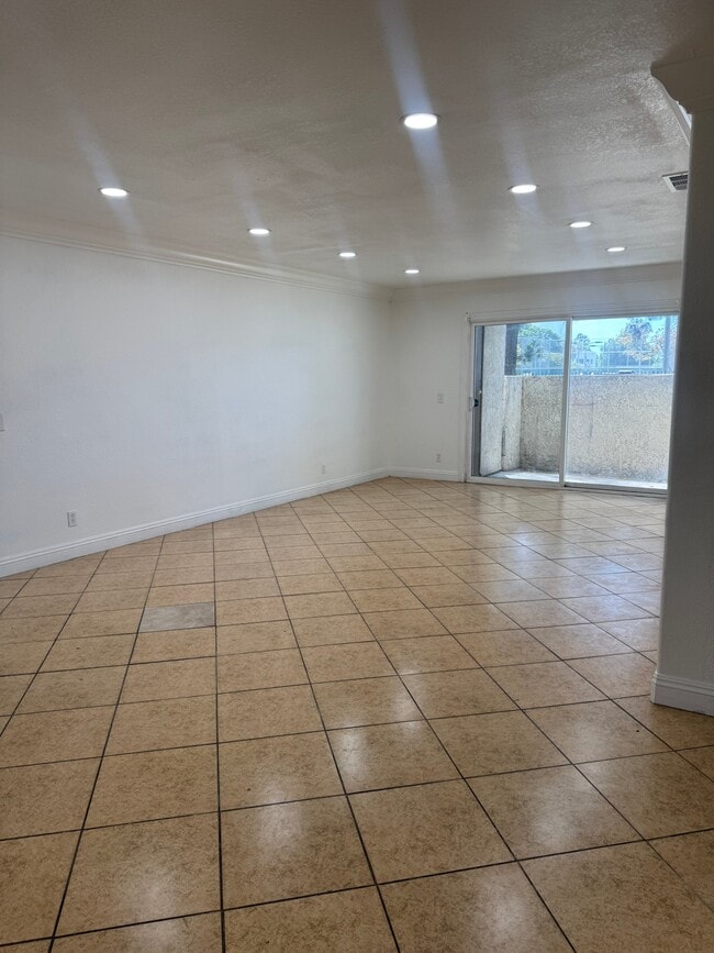 Photo - 721 W 1st St (Santa Ana, CA) Apartment