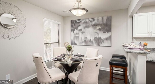 Foto del edificio - 7100 Roswell Rd