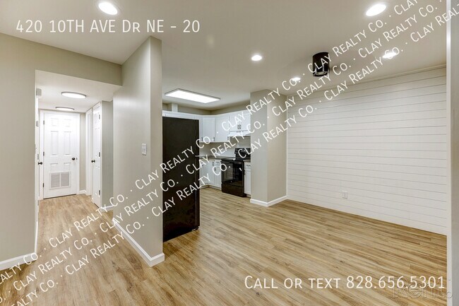 Foto del edificio - 420 10th Ave Dr NE